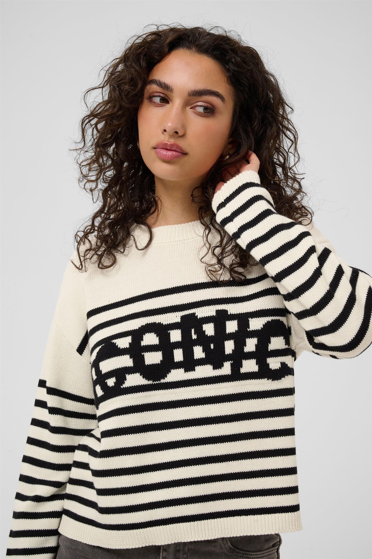 Kasus Pullover Knit
