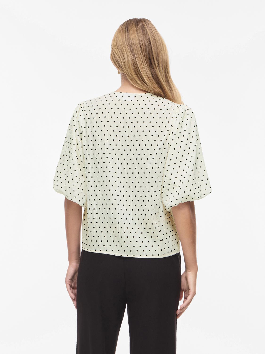 Viea 2/4 Button Top