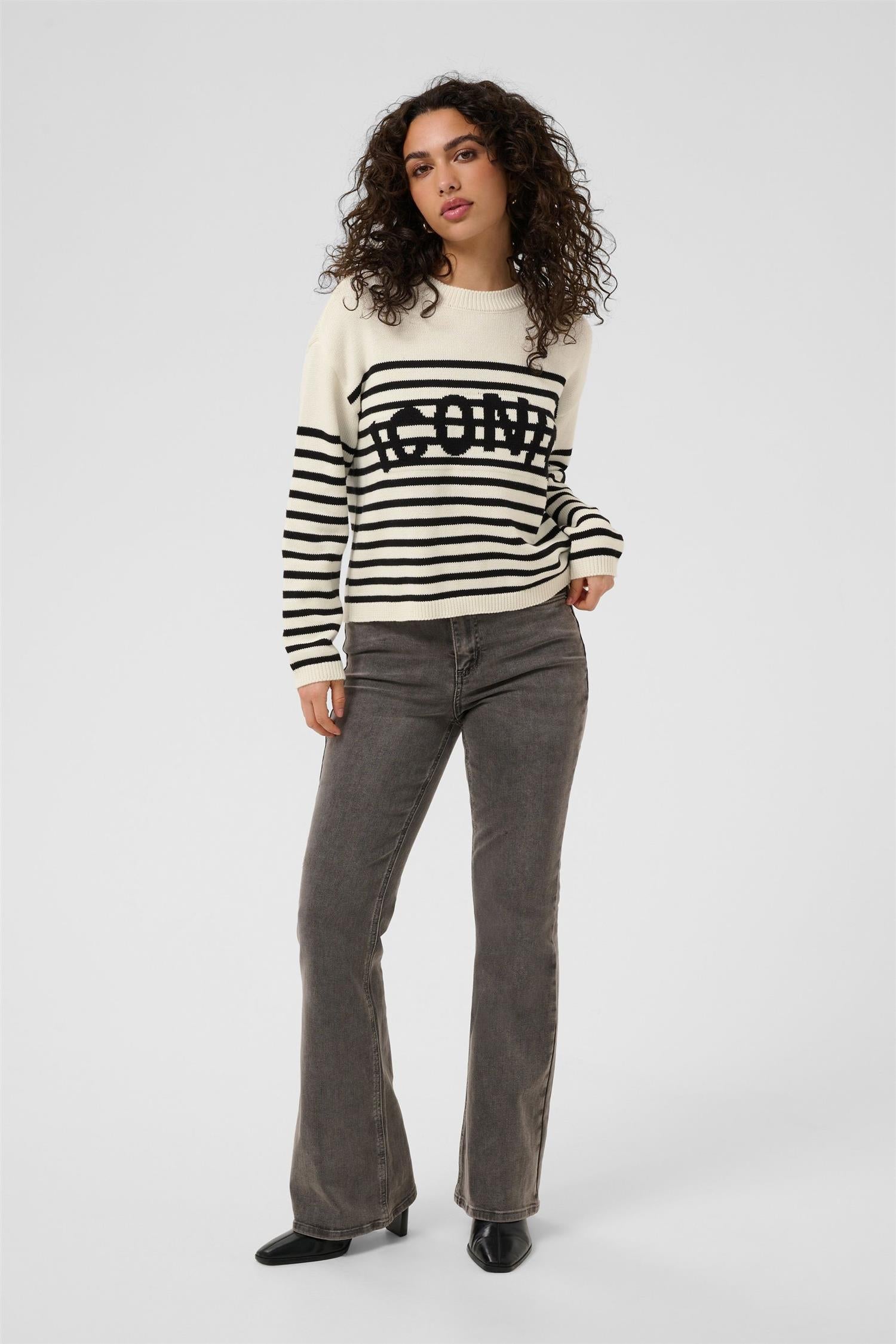 Kasus Pullover Knit