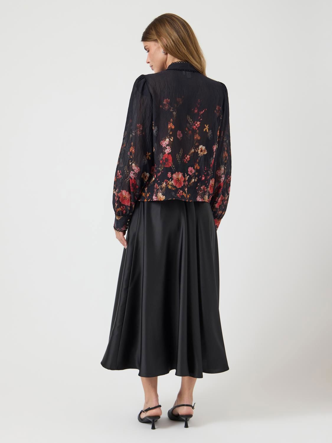 Yasromantica Ls Shirt - Show