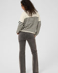 Kasus Pullover Knit