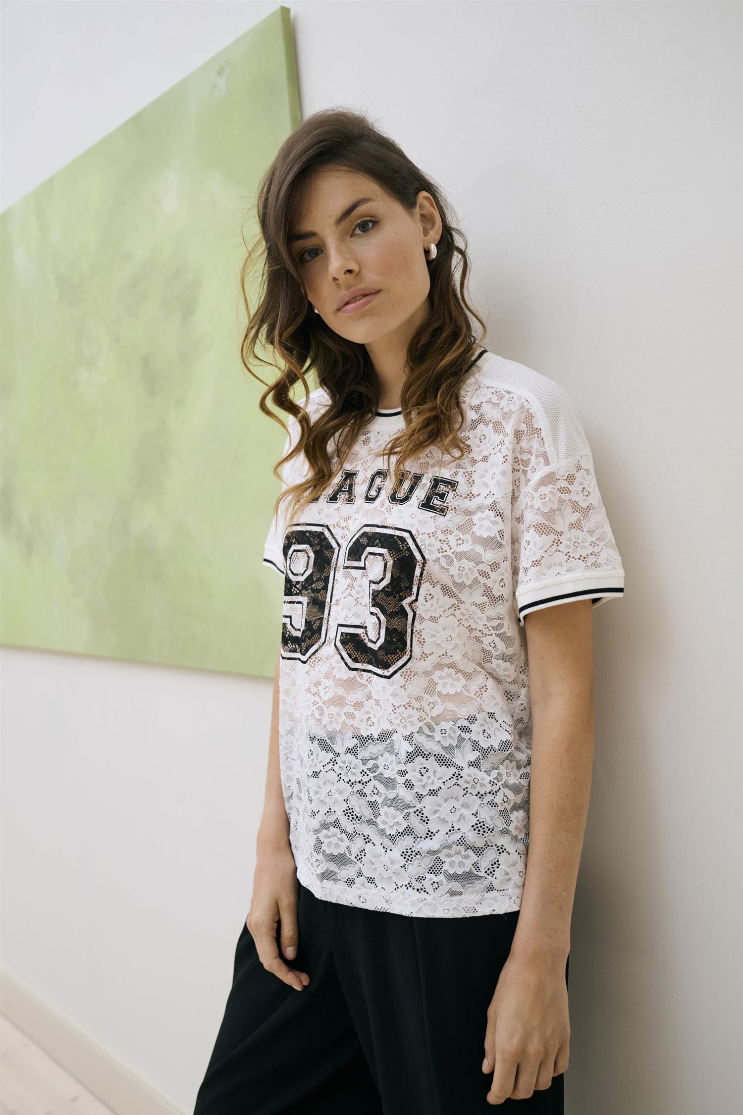 Kabelle Lace T-Shirt